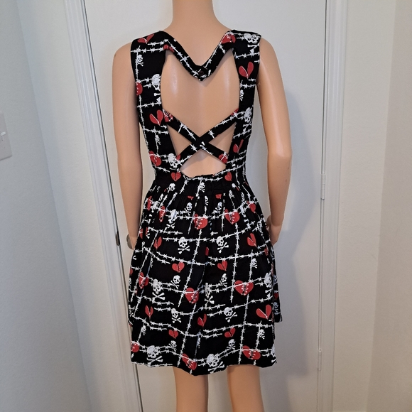 Dead Threads Goth Dress Zipper Broken Heart Skull Barbed Wire Emo Alt Open Back - Picture 3 of 11